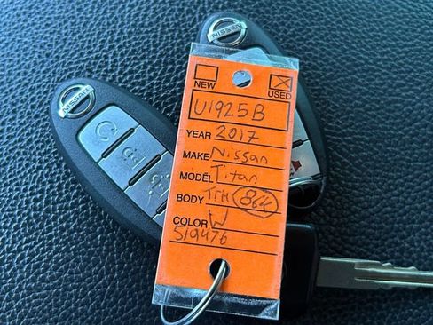 Used 2017 Nissan Titan SL AWD/4WD image 39