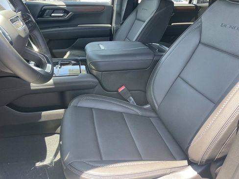 New 2026 GMC Yukon Denali AWD/4WD image 21