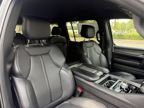 Used 2024 Jeep Wagoneer Series III AWD/4WD image 33