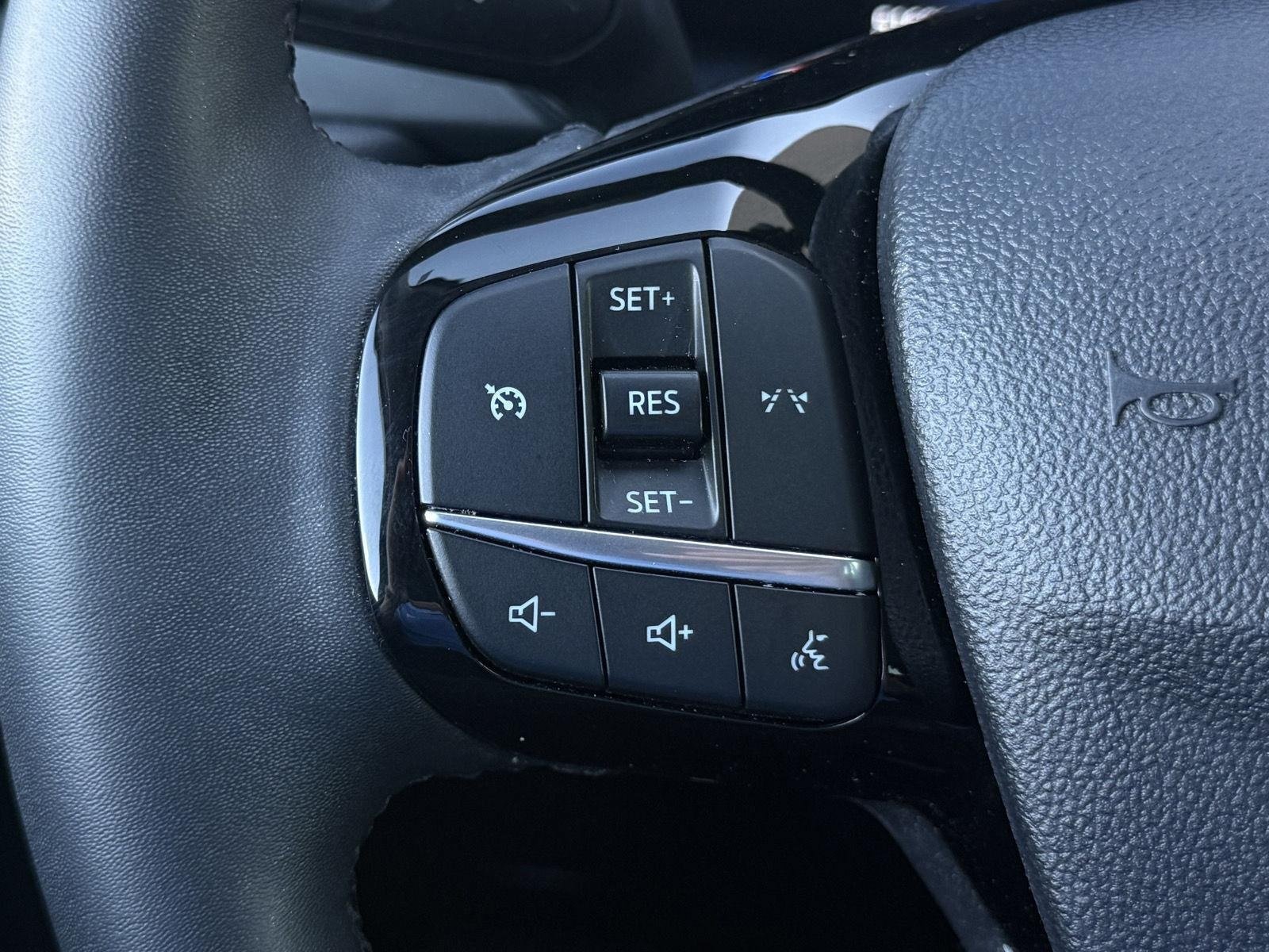 Used 2023 Ford Escape Active AWD/4WD image 31