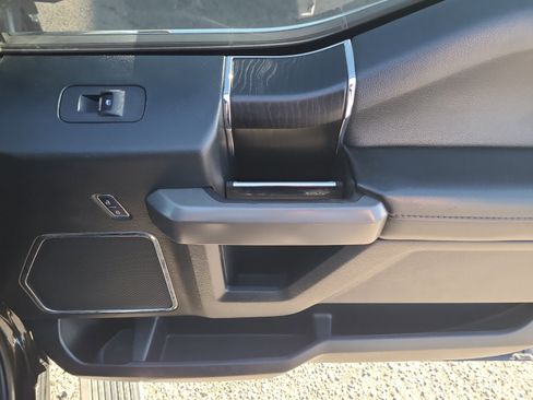 Used 2020 Ford F150 Platinum image 31