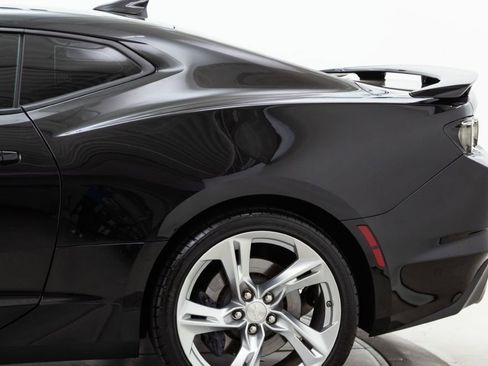 Used 2021 Chevrolet Camaro SS image 11