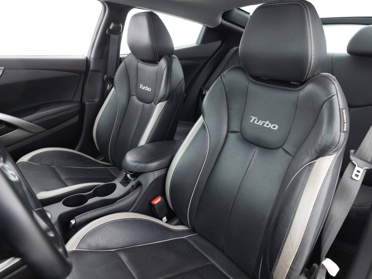 Used 2015 Hyundai Veloster Turbo w/ Option Group 04 FWD image 22
