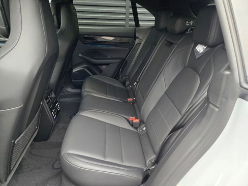 New 2025 Porsche Macan Turbo Electric AWD/4WD image 18