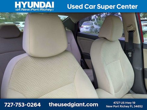 Used 2012 Hyundai Accent GLS w/ Premium Pkg 3 FWD image 6