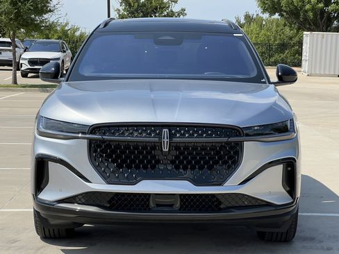 New 2025 Lincoln Nautilus Reserve w/ Jet Appearance Package image 13