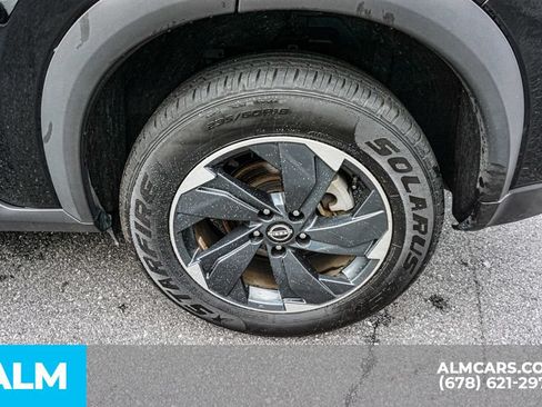 Used 2025 Nissan Rogue SV FWD image 17
