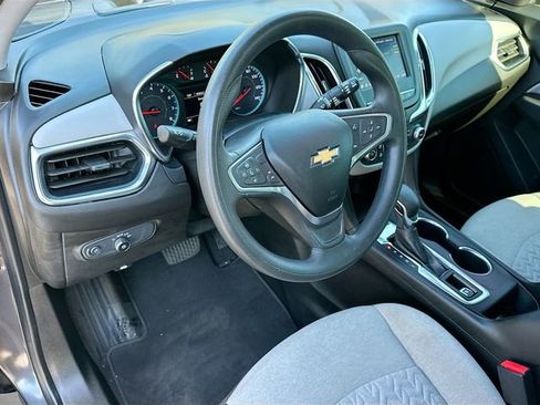 Used 2022 Chevrolet Equinox LS image 9