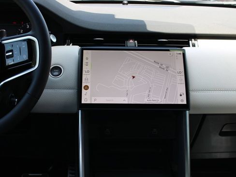 Certified 2025 Land Rover Discovery Sport Dynamic SE AWD/4WD image 9
