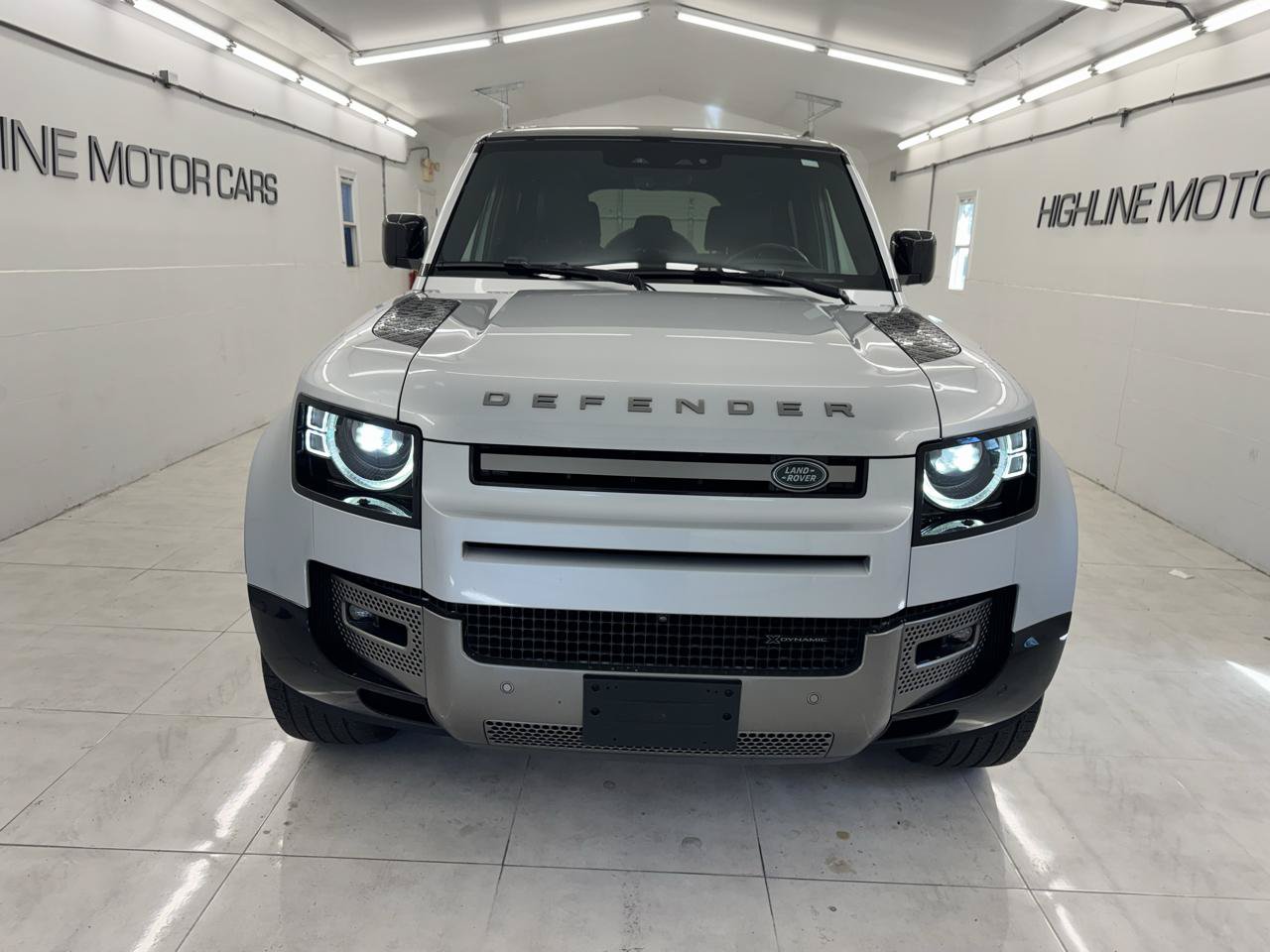 Used 2023 Land Rover Defender 110 X-Dynamic SE AWD/4WD image 2