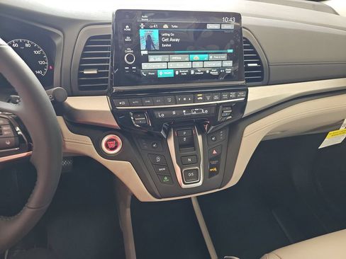 Certified 2026 Honda Odyssey EX-L image 17
