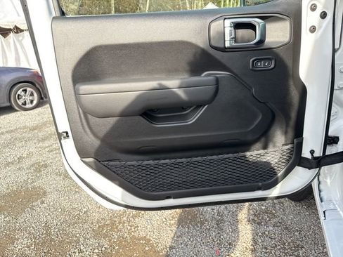 New 2026 Jeep Gladiator Sport image 15