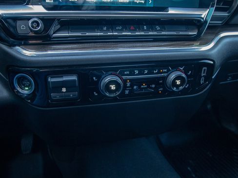 Used 2025 Chevrolet Silverado 2500 LT AWD/4WD image 18