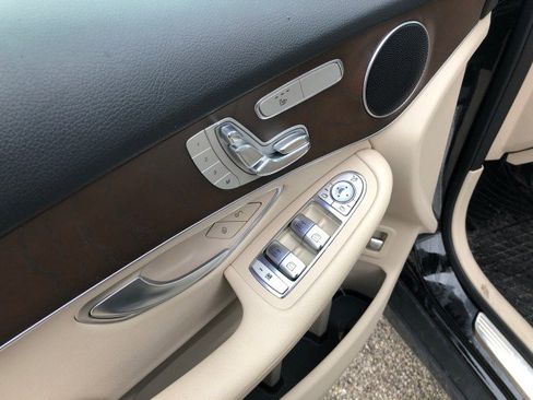 Used 2020 Mercedes-Benz GLC 300 4MATIC image 11