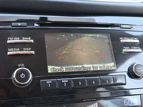 Used 2015 Nissan Rogue SV FWD image 13