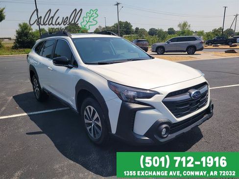 Used 2025 Subaru Outback Premium AWD/4WD image 3