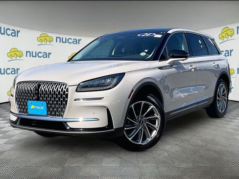 Used 2024 Lincoln Corsair AWD w/ Equipment Group 101A image 3
