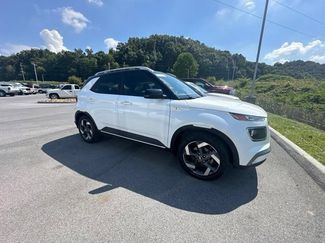 Used 2022 Hyundai Venue Limited FWD video 1