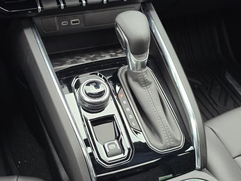 New 2025 GMC Canyon Elevation w/ Convenience Package image 25