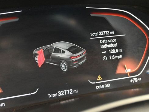 Used 2022 BMW X6 xDrive40i w/ Executive Package AWD/4WD image 3