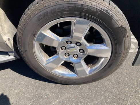 Used 2017 Chevrolet Tahoe LT w/ Luxury Package image 8