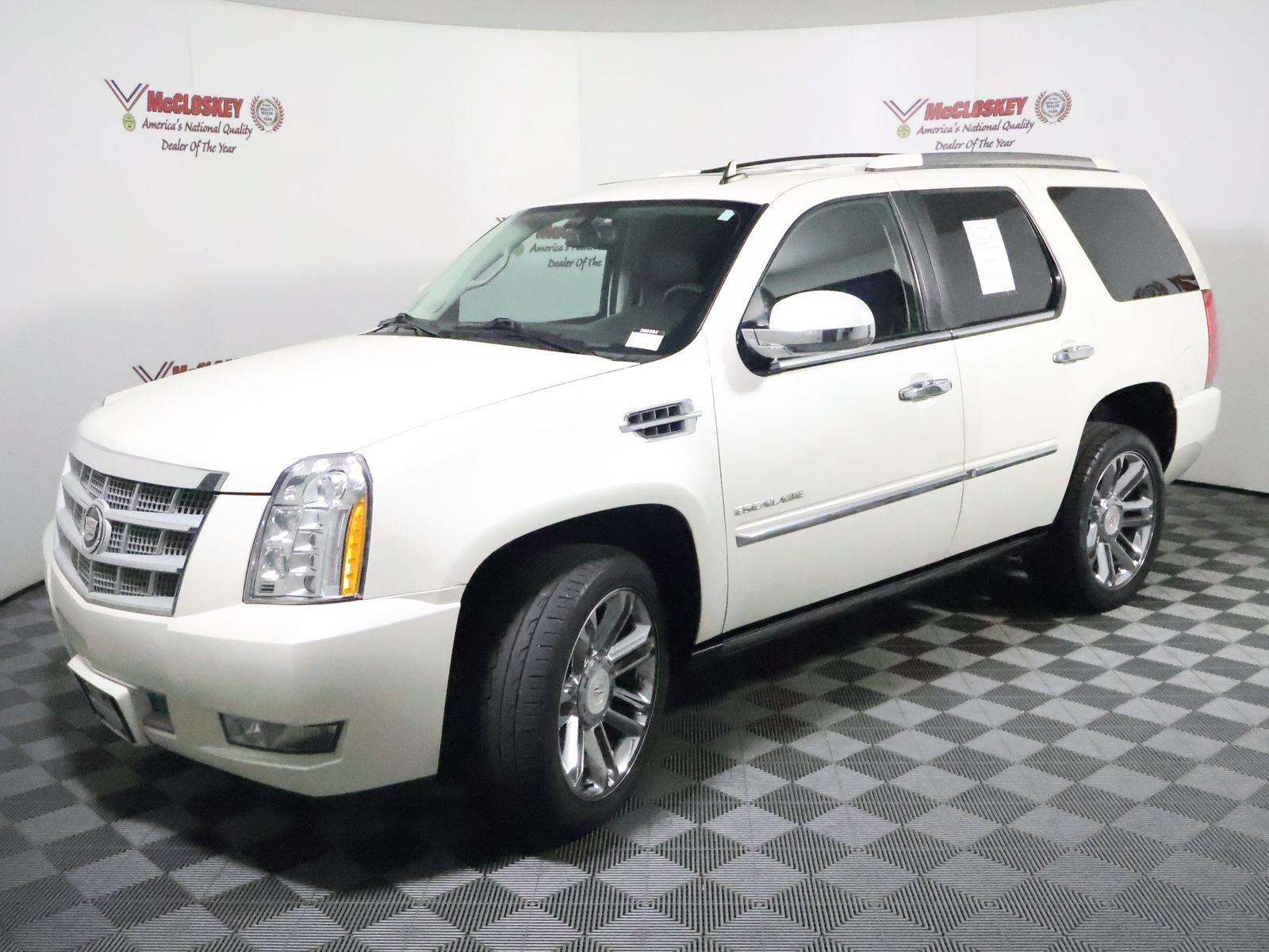 Used 2014 Cadillac Escalade Platinum AWD/4WD image 16