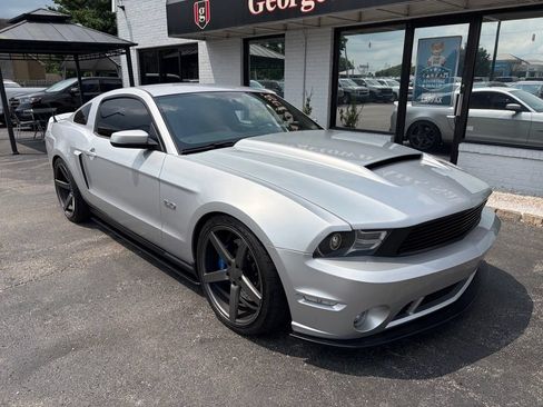 Used 2012 Ford Mustang GT Premium w/ Comfort Pkg RWD image 2
