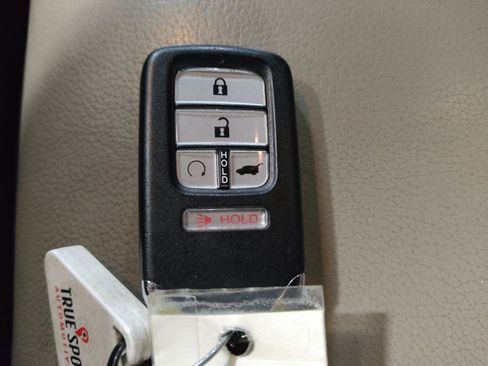 Used 2017 Honda Pilot Touring image 32