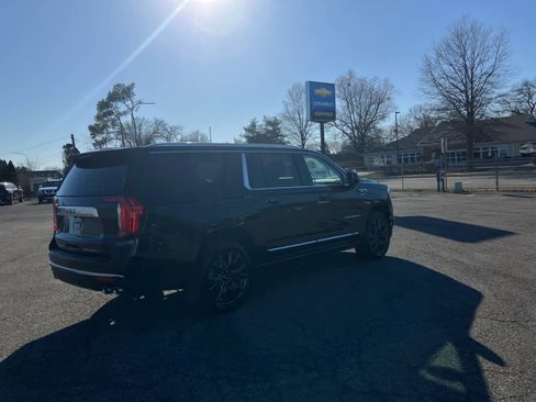 Used 2023 GMC Yukon XL Denali image 4