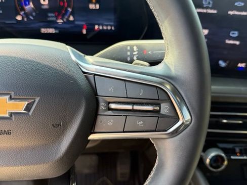 Used 2025 Chevrolet Traverse LT w/ Sun and Wheel Package FWD image 18