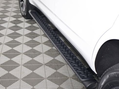 Used 2021 Chevrolet Tahoe Z71 image 16