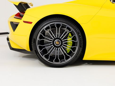 Used 2015 Porsche 918 Spyder AWD/4WD image 14