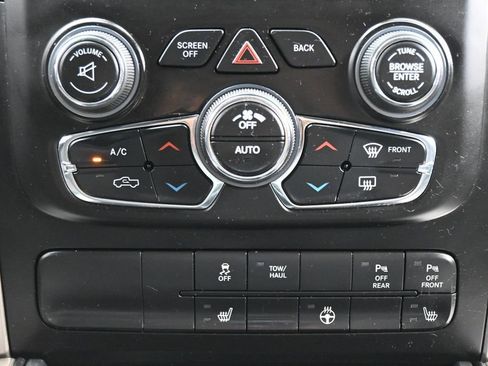 Used 2018 RAM 1500 Big Horn AWD/4WD image 18