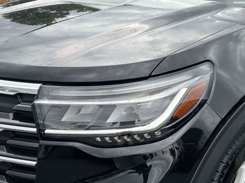 Used 2026 Ford Explorer Active AWD/4WD image 12
