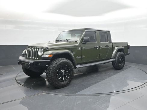 Used 2022 Jeep Gladiator Overland w/ Popular Equipment Package AWD/4WD image 1