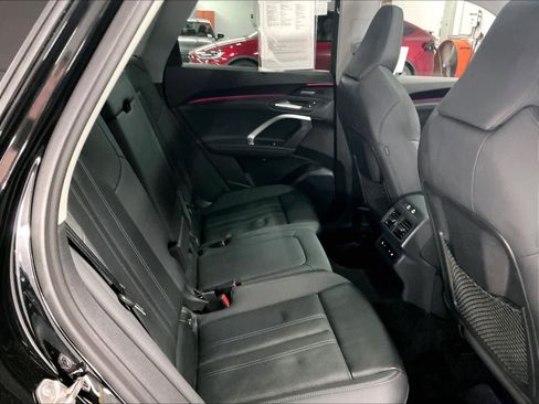 Certified 2025 Audi Q5 Prestige image 30