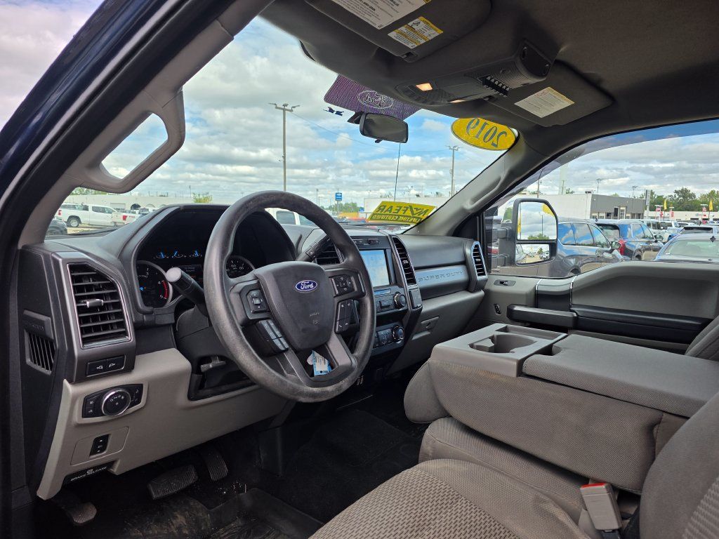 Used 2019 Ford F250 XLT w/ XLT Premium Package AWD/4WD image 18