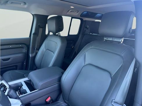 New 2025 Land Rover Defender 110 X-Dynamic SE AWD/4WD image 19