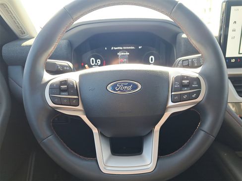 Certified 2025 Ford Explorer Active w/ Active Comfort Package image 18