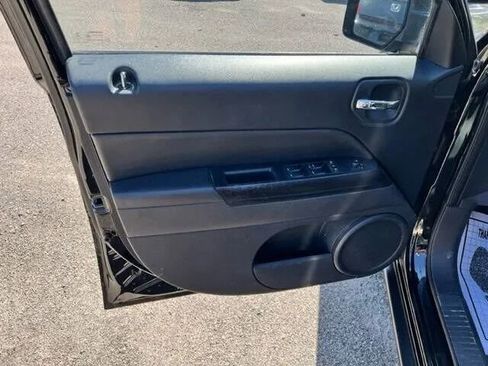 Used 2015 Jeep Patriot High Altitude FWD image 5