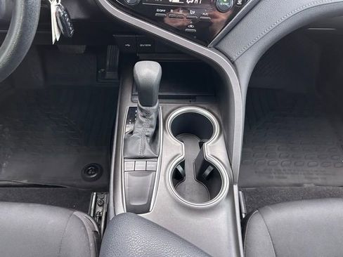 Used 2022 Toyota Camry LE image 14