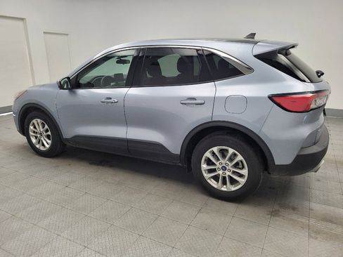 Used 2022 Ford Escape SE image 3