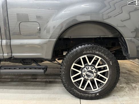 Used 2018 Ford F250 Lariat w/ Lariat Value Package AWD/4WD image 6