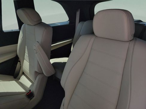 New 2026 Mercedes-Benz GLS 580 4MATIC image 14