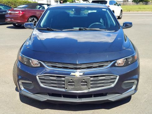 Used 2018 Chevrolet Malibu LT FWD image 2