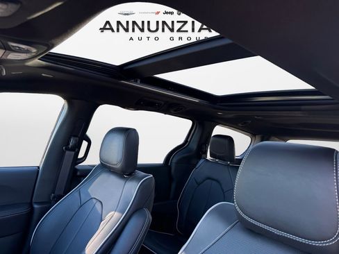 New 2026 Chrysler Pacifica Limited image 30