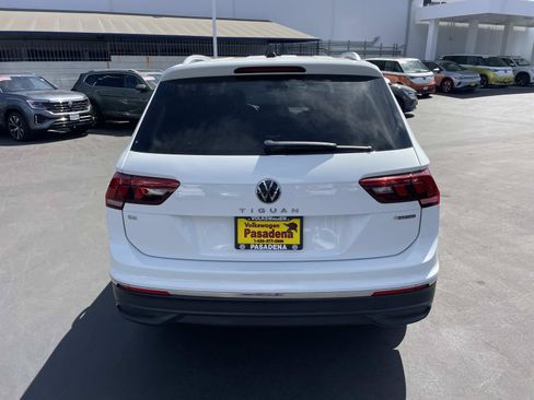 Certified 2022 Volkswagen Tiguan SE AWD/4WD image 4