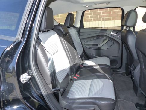 Used 2017 Ford Escape SE w/ Equipment Group 201A AWD/4WD image 34