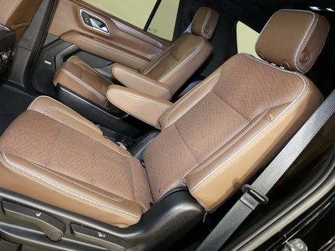 Used 2024 Chevrolet Tahoe High Country image 11