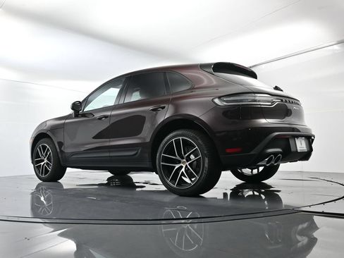 Certified 2025 Porsche Macan AWD/4WD image 49